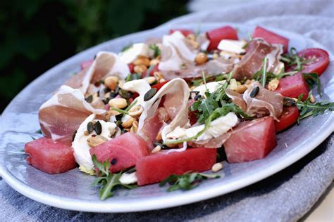 Salat Med Vannmelon Tomater Og Spekeskinke Vannmelon Salat Mat