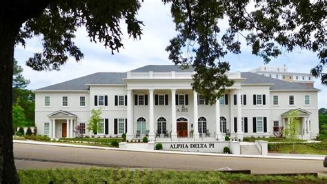 These Are The Most Stunning Sorority Houses In America Houses In