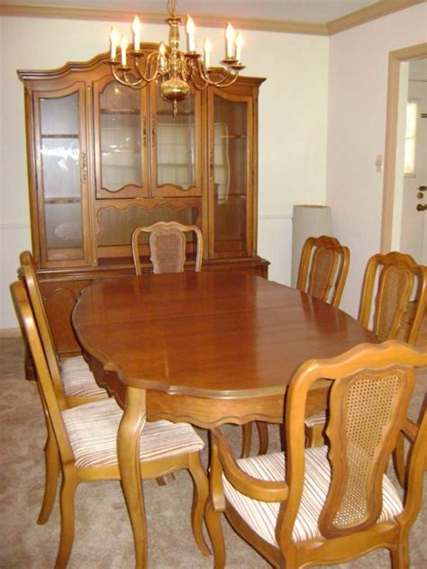 1960s French Provincial Dining Room Furniture Bestroomone