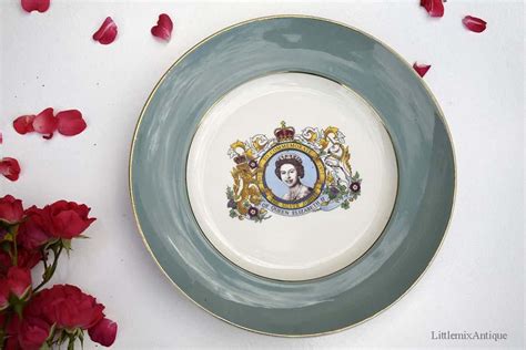 Vintage To Commemorate The Silver Jubilee Of Queen Elizabeth Etsy Uk