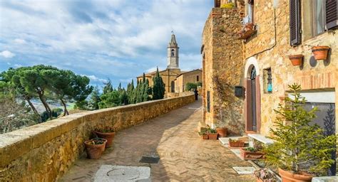 Pienza Tuscany One Of Italys Prettiest Hilltop Towns This Is Italy