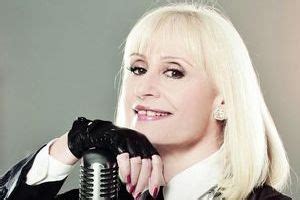 Italian legend raffaella carrà passed away on monday aged 78. Anteprime/Recensioni Replay - il nuovo album di Raffaella ...