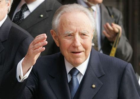 (carlo azeglio ciampi in breve.) « care italiane che stai a di bro , cari italiani, è questo il settimo incontro di fine anno con voi, l'ultimo prima del termine del mio mandato presidenziale. Il Carlo Azeglio Ciampi da trovare per l'Italia di oggi ...