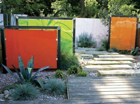 Auch ein massives bauwerk, wie zum beispiel eine mauer, schirmt vor unwillkommener zugluft ab. Sichtschutz aus Glas - die neusten Tendenzen in 49 Bilder