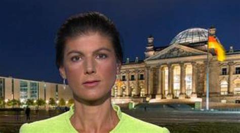 Sie ist weiterhin als sprecherin der parteiinternen kommunistischen plattform sowie als buchautorin hervorgetreten. Bemerkungen zur Sammelbewegung Aufstehen