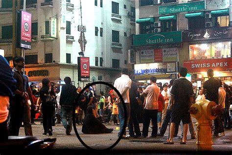 The maybank money exchange just beside this bank branch has very good exchange rate! Malam ini bagaimanapun, pelancung Arab sudah mula ...