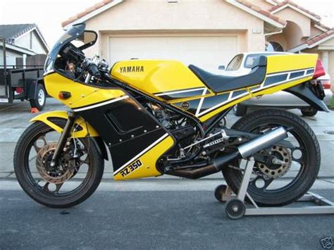 Post your bikes, your friends bikes, tech advice. 1985 Yamaha RZ350 Custom 2 Stroke Street Bike - RonSusser.com