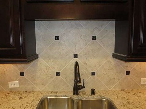 To obtain this layout, i start with one diagonal piece at the centerline and draw a level line. 9 Types of Floor Tile Patterns To Consider in Tallahassee