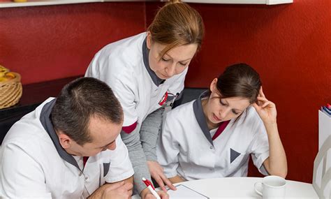 Die mitarbeiter der vhw ambulanter dienst gmbh kommen zu ihnen nach hause, damit sie so lange wie möglich eigenständig in ihrer wohnung oder in ihrem appartement wohnen können. Praxisanleitung als Springer (m/w/d)