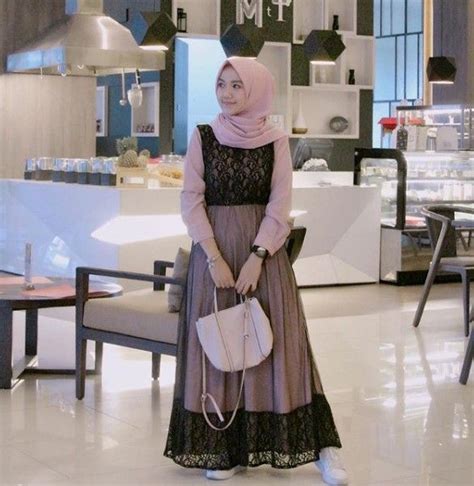 Baju couple kemeja batik kebaya peplum organza brokat baby pink. 100+ Inspirasi Model Baju Gamis Brokat Terbaru 2019 ...