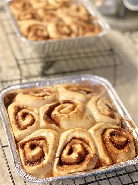 These homemade cinnamon rolls with a cream cheese glaze are the best! Light and fluffy cinnamon rolls! : veganrecipes
