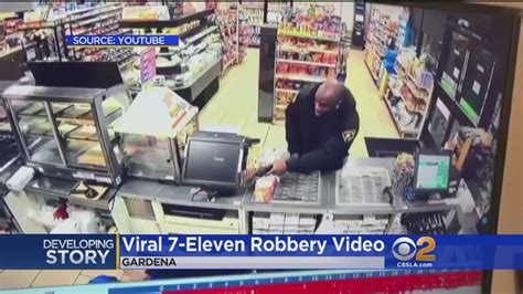 Robbery Caught On Camera Goes Viral La Times Now