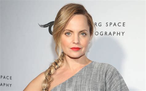Mena alexandra süvari was born in newport, rhode island, to candice (thompson), a nurse, and ando süvari, a psychiatrist. Actress Mena Suvari gives birth to first child ...