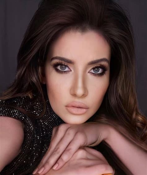 Cele mai bune panouri ale utilizatorului iulia albu. Bombă în showbiz! Iulia Albu se mărită. „Zâmbesc cu ...