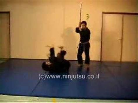 Kata kata lucu tersebut juga bisa dikadikan bahan bercanda dan lelucon untuk mencairkan suasana. yoko-gaeshi-no-kata-togakure-ryu - YouTube