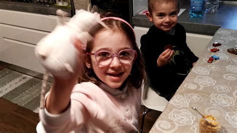 Alla sera si comincia coi datteri. COSA MANGIANO IN UN GIORNO I MIEI FIGLI #2 - YouTube