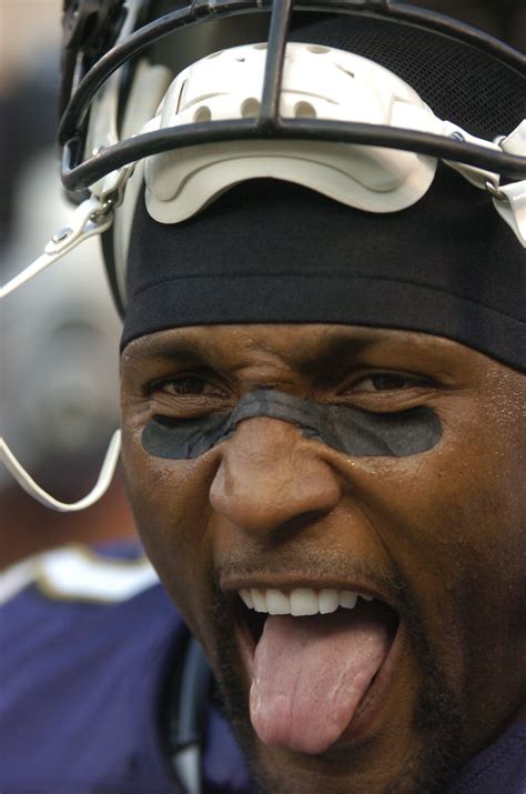 Ravens Star Linebacker Ray Lewis To Retire