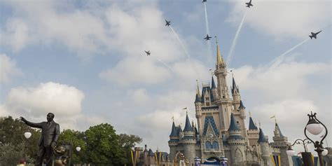 Each cake & cupcake is handmade daily for freshness. Disney World Gets A Gluten-Free And Vegan Bakery (And Now ...
