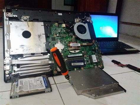 Masalah seperti ini sering kali muncul akibat hard drive laptop yang rusak, perangkat terkena virus, atau bug software yang dapat menghapus file penting milikmu. Cara Melepas Hardisk Laptop Acer 4349