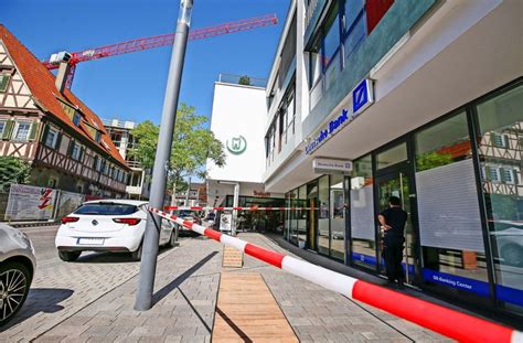 Bitte wählen sie eine filiale, um sämtlichen dazugehörigen informationen zu erhalten, wie z.b. Deutsche Bank in Gerlingen betroffen: Vier Täter sprengen ...
