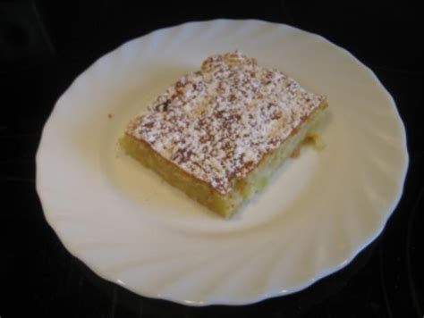 Die eier trennen und das eiweiß steif schlagen. Apfelkuchen mit Schmand vom Blech - Rezept - kochbar.de