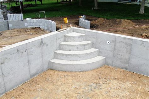 The smoothest concrete pool surface is a cheese grader compared to vinyl. Engineered Concrete Wall Vinyl Lined Swimming Pools - Pool ...