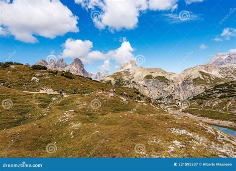 Panorama Des Alpes Italiennes De Sesto Dolomites De Tre Cime Di
