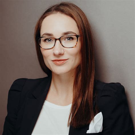Bookings for classes, workshops, bootcamps & shows: Jennifer Laukart - Assistentin der Geschäftsführung - CEV ...