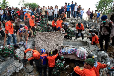 Для добавления на свой сайт мониторинга: Indonesia Earthquake Kills More Than 100 in Aceh Province ...