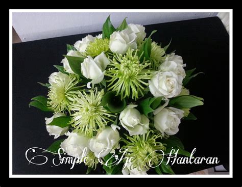Menawarkan tempahan hantaran pertunangan dan perkahwinan serta tempahan makanan itali. Simple Aje Hantaran: Tempahan Sirih Junjung - Hijau dan Putih