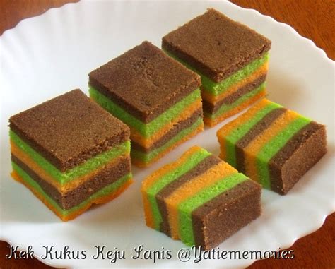 Adun keju krim dan gula perang dengan pengadun elektrik pada kelajuan. Sinar Kehidupanku**~::..: Kek Kukus Keju Lapis