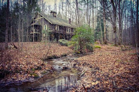 Tour The Abandoned Tennessee Ghost Town Where Millionaires Vacationed