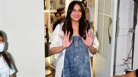 Pregnant Bipasha Basu Puts Her Glowing Skin On Display As She Visits