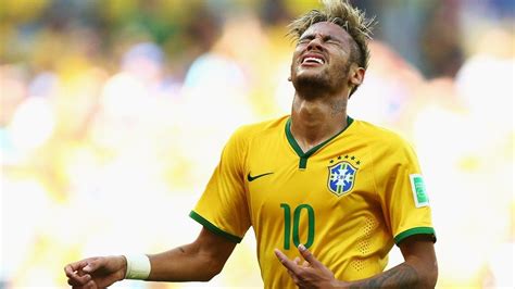 Os jogos olímpicos, maior evento esportivo do mundo, surgiram cerca de 2500 anos antes de cristo, quando os gregos realizavam eventos para homenagear ares, o deus da guerra. Neymar of Brasil - worldcup 2014 football team | Futebol ...