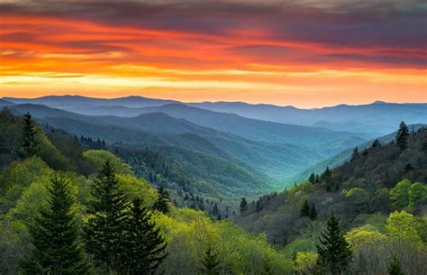 Get the latest national news, featuring national security, science and the courts. Parc National Smoky Mountains aux États-Unis - Le Journal ...