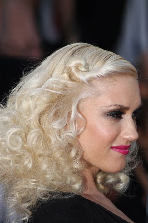 Gwen Stefani Curly Platinum Blonde Barrel Curls Twists Hairstyle