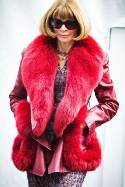 Anna Wintour Anna Wintour Style Magazine Vogue Red Fur Style Guru