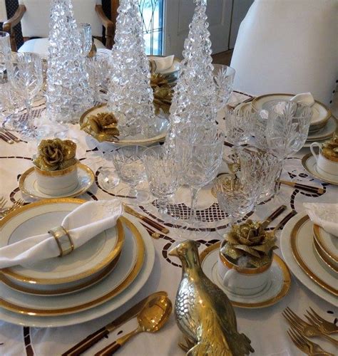 Your christmas table setting is the centrepiece of your christmas entertainment. How to Decorate a Beautiful Christmas Table — Eatwell101