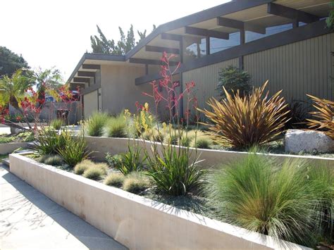 Drought tolerant landscaping is a beautiful thing. drought resistant modern landscape 3 - Craft and Home ...