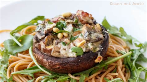 Portobello, porto bello, porto belo, portabello, or portabella may refer to: Koken met Jamie | Gevulde portobello met rucola spaghetti ...