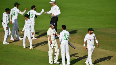 Roy, bairstow, root, morgan(c), stokes, buttler(wk), denly, woakes, rashid, wood, and plunkett. Eng vs Pak: Rain-hit second test drawn as England declare ...