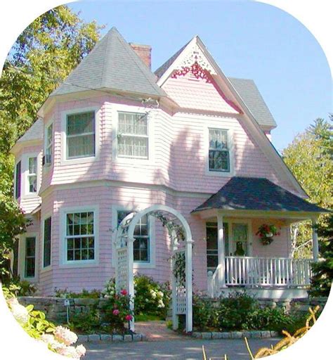 Get Inspired to Paint Your House Pink With These Houses ...