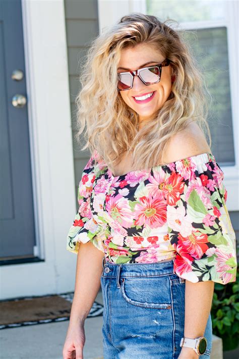 We did not find results for: Summer #OOTD: 90s Floral Crop Top + Denim Shorts. | Le ...