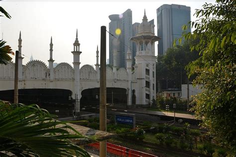 Şimdi sadece ktm komuter trenleri. Kuala Lumpur KTM Station - klia2.info