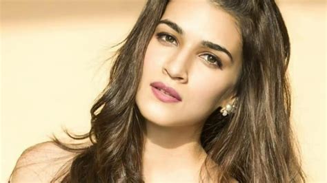 Beauty Secrets Of Kriti Sanon This Work Is Done By Kriti Sanon For Looking Gorgeous Youtube