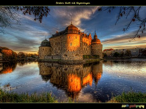 Upptäck de dunkla fängelsehålorna, slottets storslagna salar och allt där emellan! Örebro Slott vid Skymningen | I can't decide which one of ...