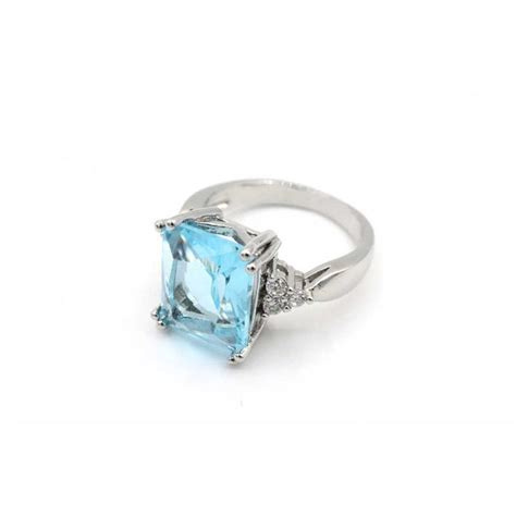 10 carat aquamarine with diamonds, princess diana aquamarine ring, princess meghan markle aquamarine ring, 14 kt white gold cocktail ring. Princess Diana's Aquamarine Ring - Meghan's Mirror ...