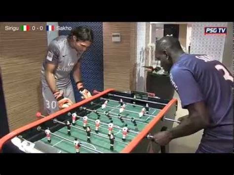 Slate.fr est le magazine en ligne de référence. Italie-France : Sirigu vs Sakho au baby-foot - YouTube