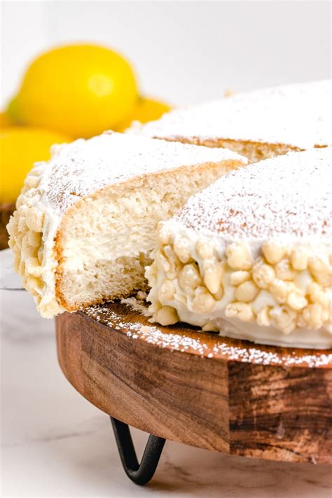 The decadent sweet treat features eight layers of rich brownie fudge and sweet vanilla cream cheese. Copycat Olive Garden Lemon Cream Cake - Easy Budget Recipes