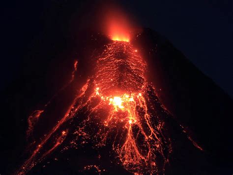 Mount Mayon Volcanic Eruption In The Philippines Pictures Cbs News